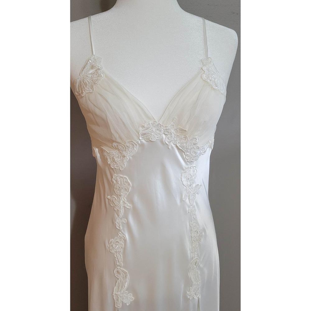 Victoria's Secret Slip Dress & Robe Set - Picture 8 of 16